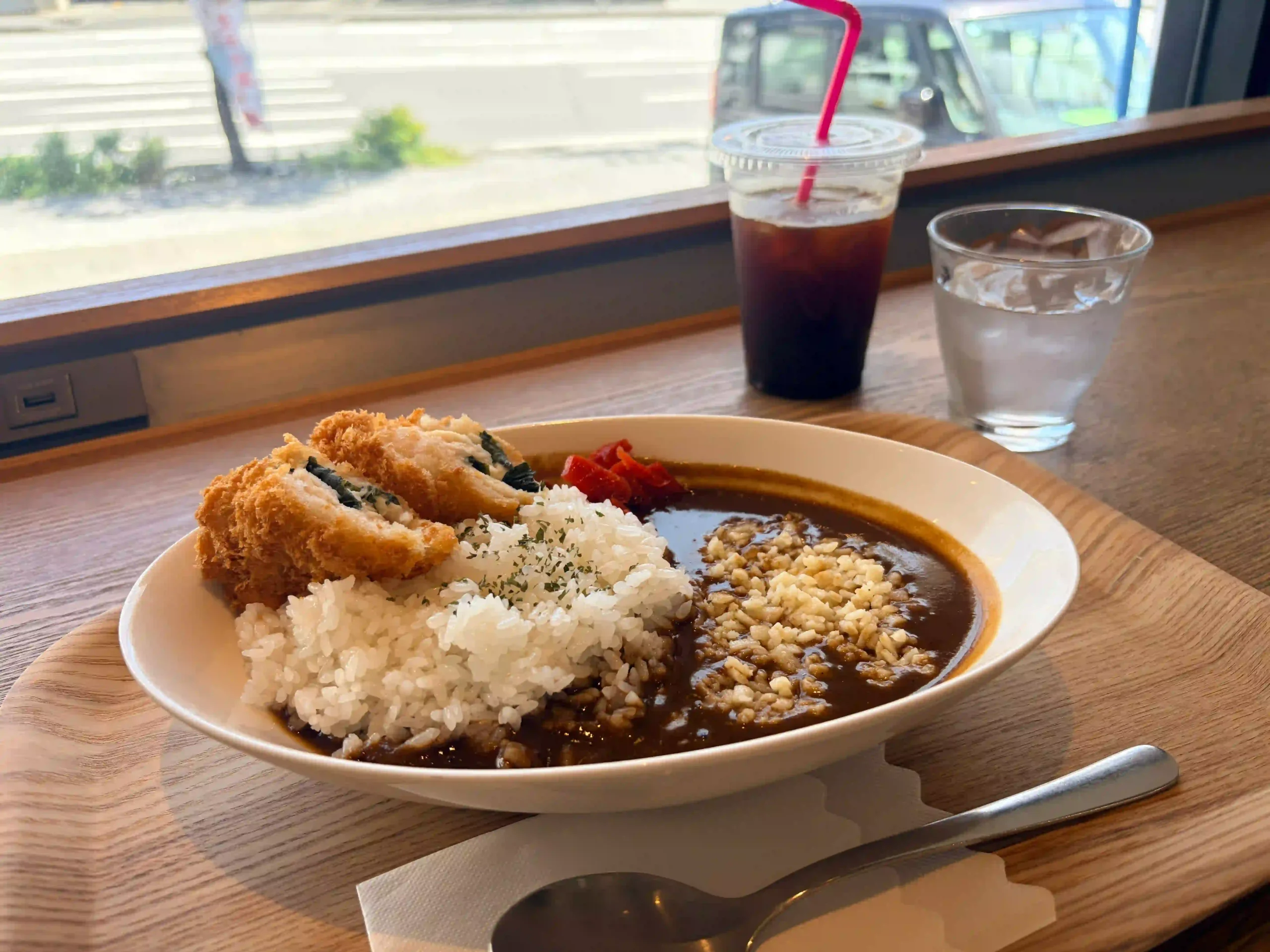 トッピング付きTカレー
